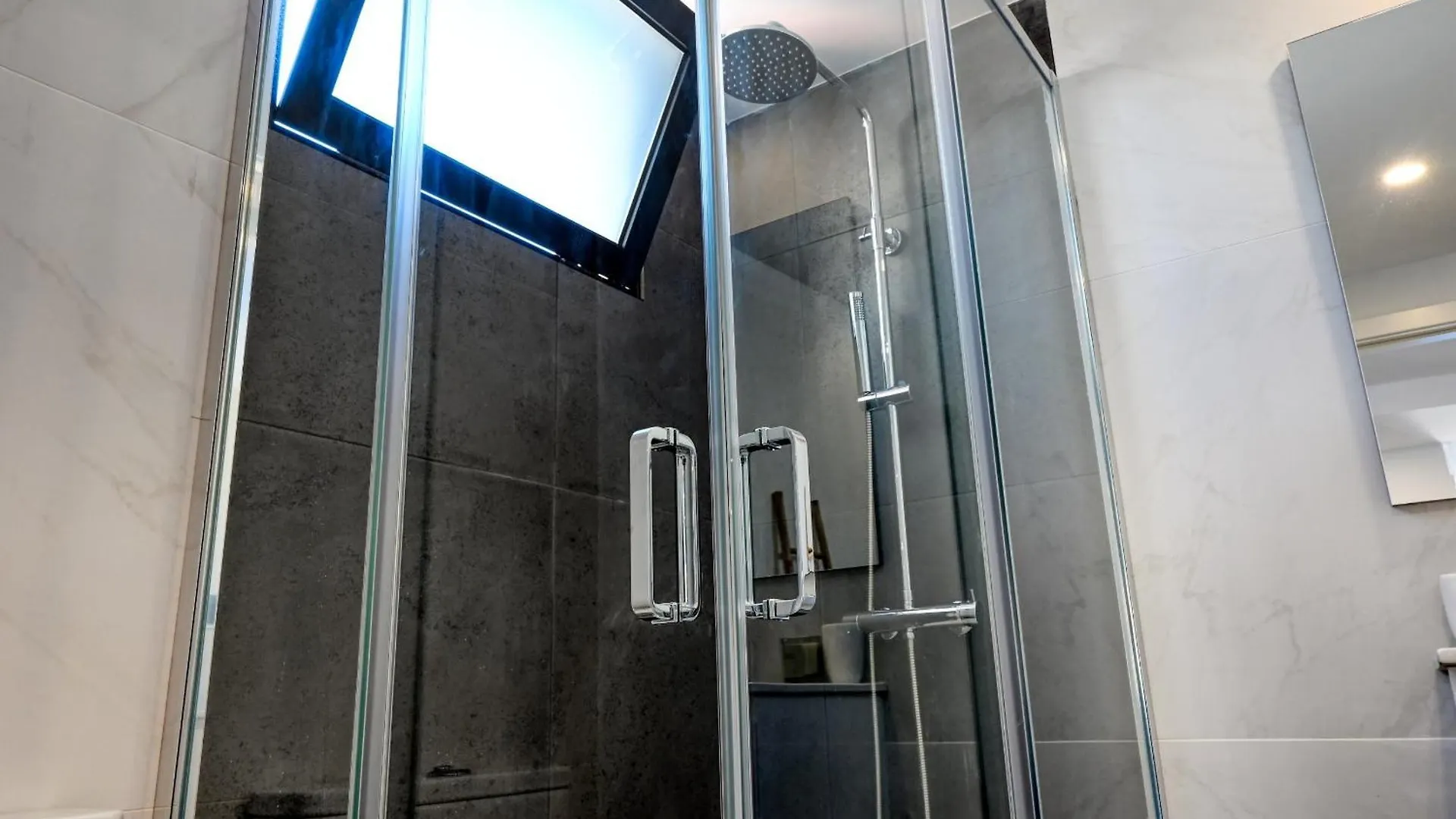 Apartment Beco Santa Emilia 4P, A Home In Madeira Funchal